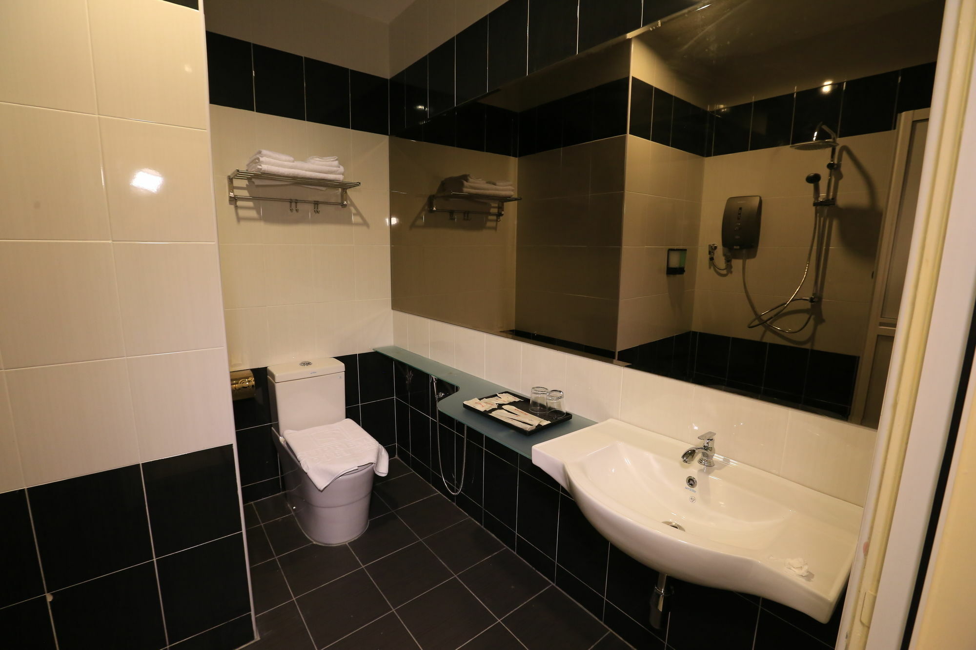 Supreme Hotel Malacca Extérieur photo